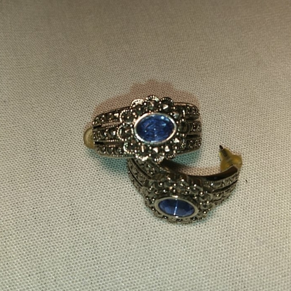 Vintage Avon Marcasite Blue Stone Silver Tone Pierced Earrings - Picture 8 of 8